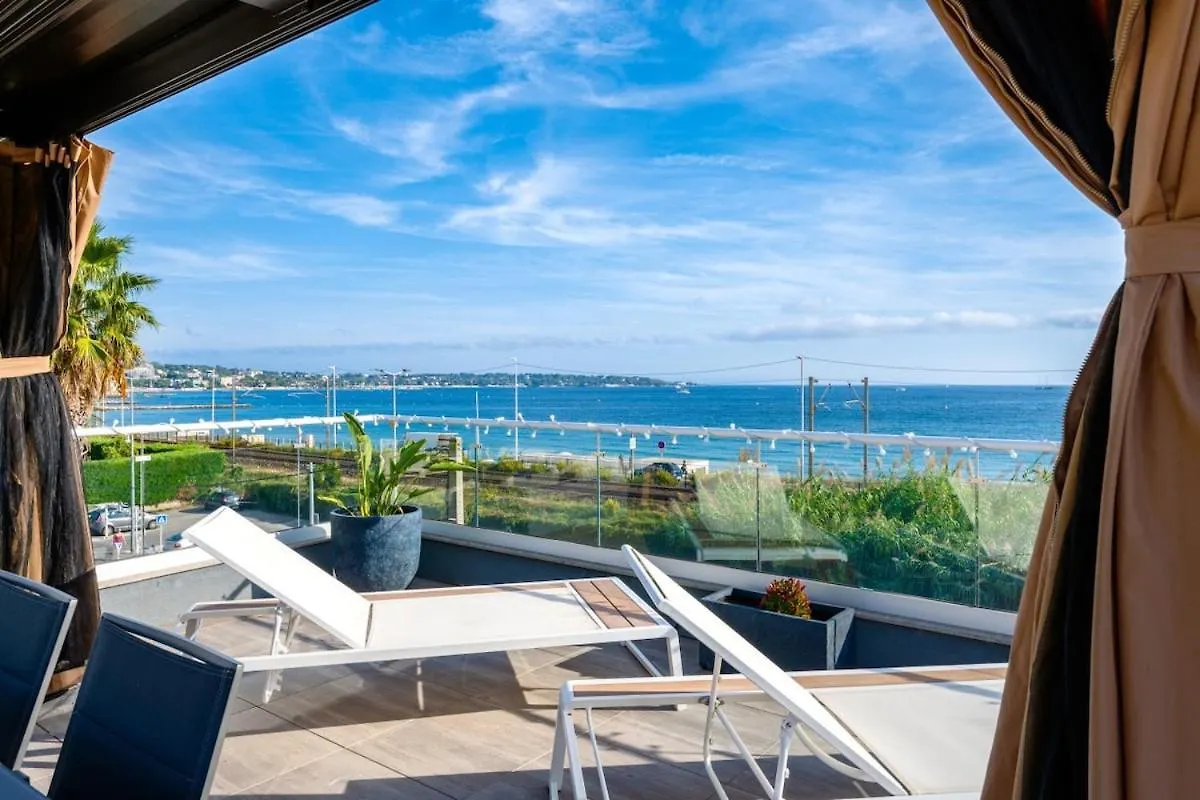 Private Front Beach Villa With Garden And Garage Antibes 0*,  France