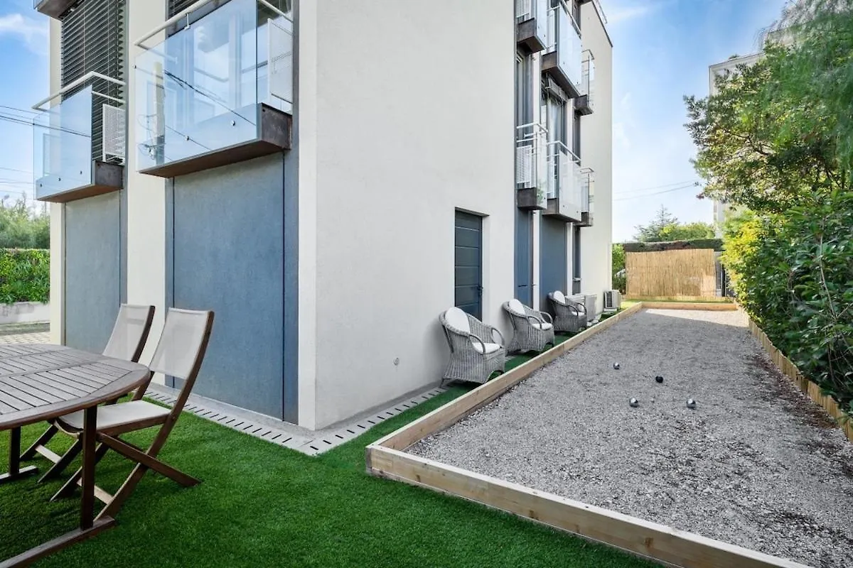 Private Front Beach Villa With Garden And Garage Antibes 0*,